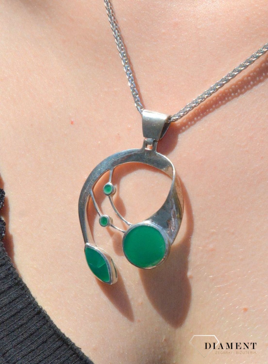 Zawieszka srebrna agat DIA-ZAW-AGAT-92. Srebrna zawieszka wykonana z próby 925 ozdobiona agatem. Srebrna zawieszka damska. Srebrna zawieszka dla kobiety. Srebrna zawieszka z agatem idealna na prezent. Srebr.jpg