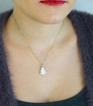 Srebrna zawieszka w kształcie choinki DIA-ZAW-CHOINKA-925 Świąteczna i pełna uroku zawieszka srebrna w kształcie choinki, wykonana z wysokiej jakości srebra próby 925 (3).JPG