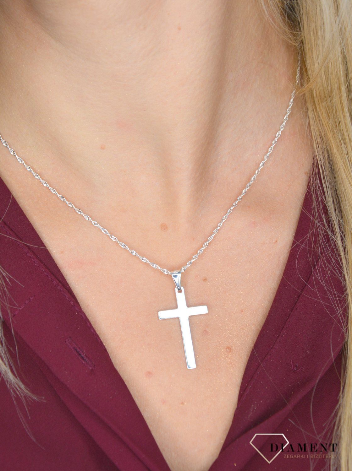 Zawieszka srebrna gładki krzyżyk.jpg