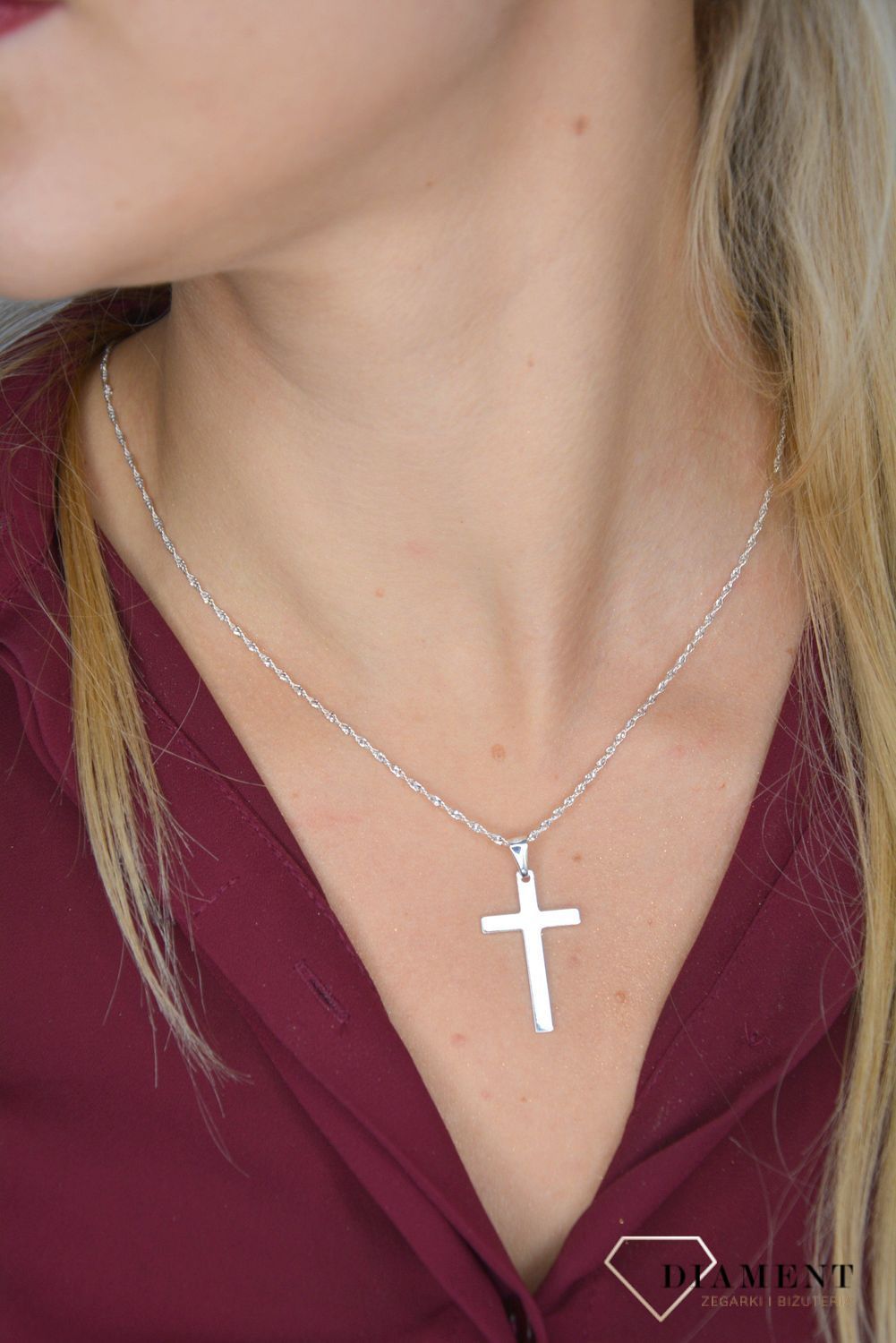 Zawieszka srebrna gładki krzyżyk.jpg