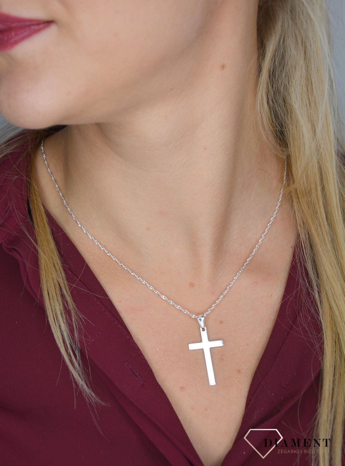 Zawieszka srebrna gładki krzyżyk.jpg