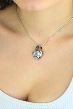 Srebrna zawieszka trójkąt 925 z cyrkonią  Damska (4).jpg