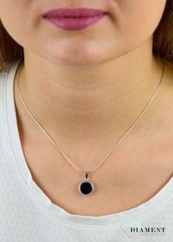Srebrna zawieszka 925 Przepiękny onyks' DIA-ZAW-CYRKONIE10-925. . Będzie doskonałym prezentem dla kobiety gustującej w eleganckich dodatkach (1).JPG
