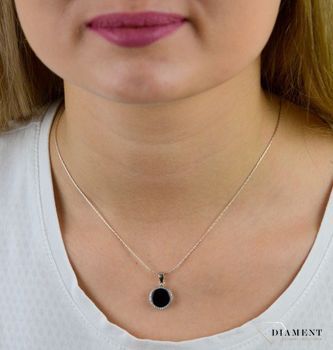 Srebrna zawieszka 925 Przepiękny onyks' DIA-ZAW-CYRKONIE10-925. . Będzie doskonałym prezentem dla kobiety gustującej w eleganckich dodatkach (2).JPG