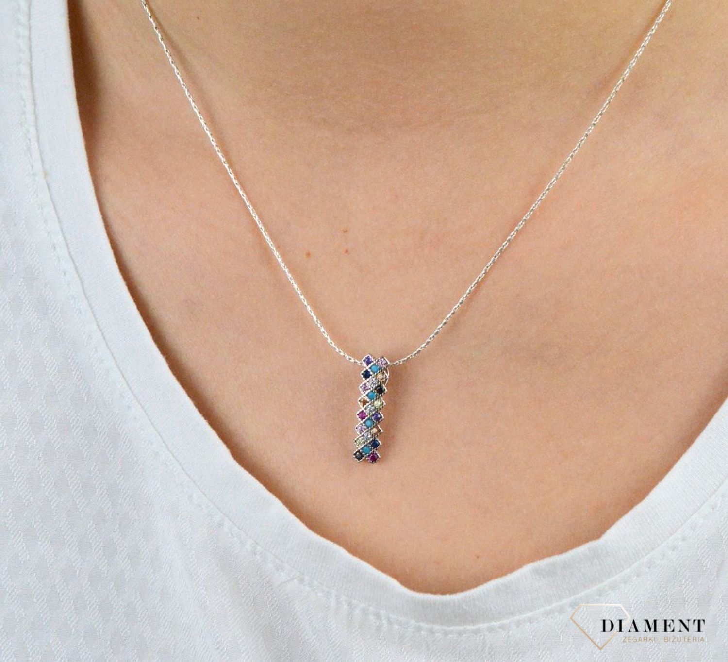 Zawieszka srebrna 925 podłużna z kolorowymi cyrkoniami DIA-ZAW-CYRKONIE16-925.jpg