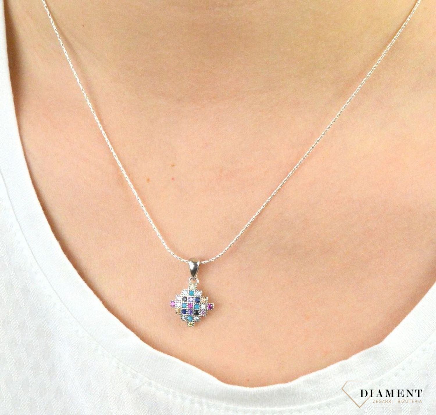 Srebrna zawieszka romb z kolorowymi cyrkoniami DIA-ZAW-CYRKONIE18-925.jpg