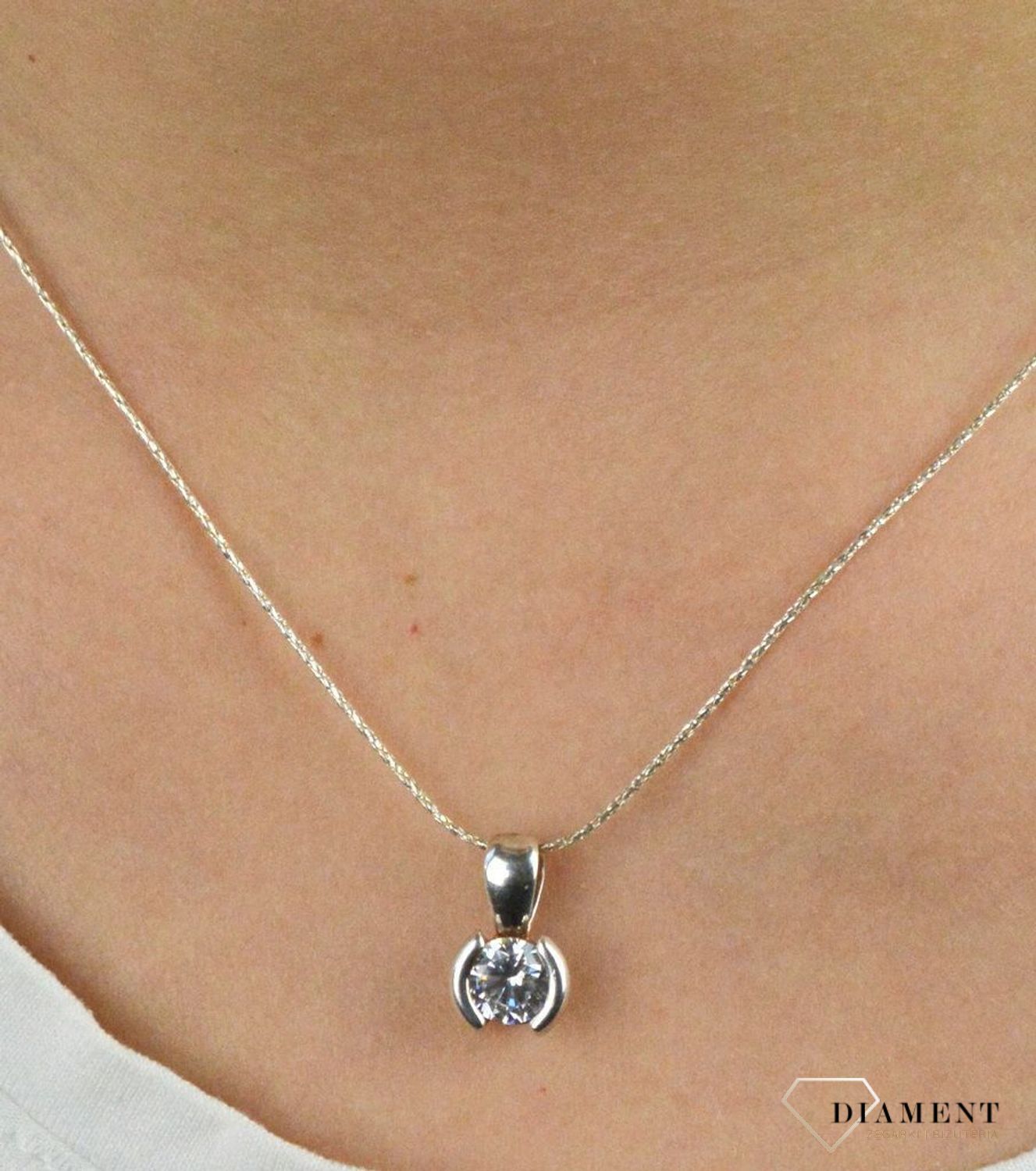 Srebrna delikatna zawieszka z cyrkonią 925 DIA-ZAW-CYRKONIE2.jpg