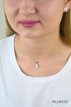 Srebrna zawieszka 925 z cyrkonią DIA-ZAW-CYRKONIE4. zawieszka z perłą będzie doskonałym prezentem dla kobiety gustującej w eleganckich dodatkach. Elegancki naszyjnik.  (1).JPG