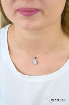 Srebrna zawieszka 925 z cyrkonią DIA-ZAW-CYRKONIE4. zawieszka z perłą będzie doskonałym prezentem dla kobiety gustującej w eleganckich dodatkach. Elegancki naszyjnik.  (2).JPG