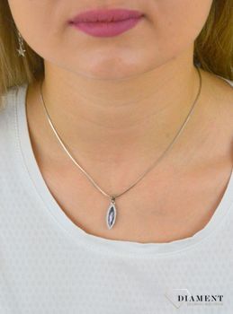 Srebrna zawieszka z fioletową cyrkonią DIA-ZAW-CYRKONIE7. Będzie doskonałym prezentem dla kobiety gustującej w eleganckich dodatkach. Elegancka zawieszka. Wyjściowy naszyjnik (3).JPG