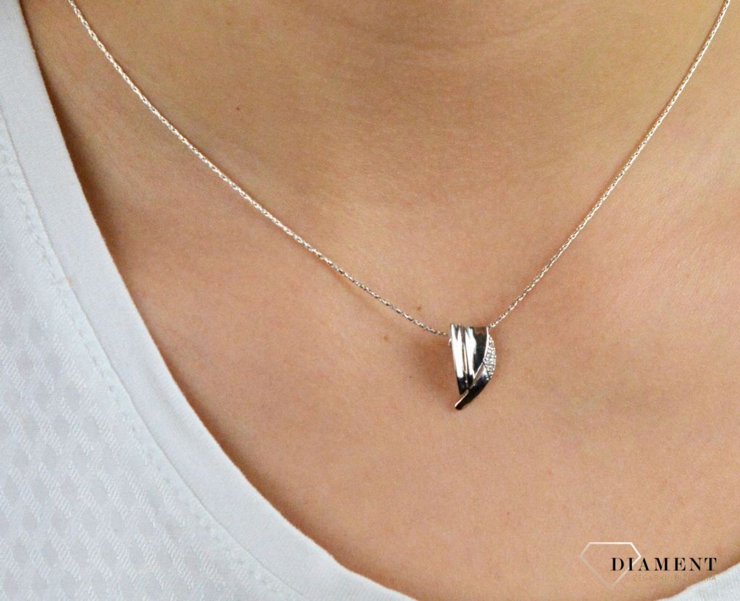 Srebrna zawieszka 925 łezka ozdobiona cyrkonią DIA-ZAW-CYRKONIE9-925.jpg