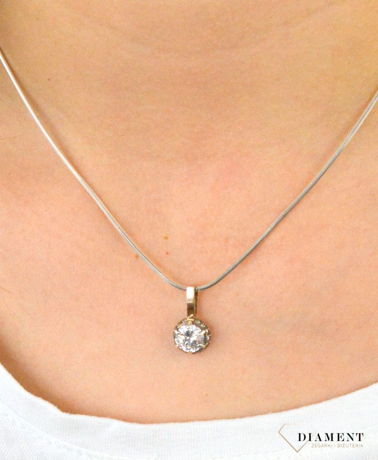 Zawieszka złota z cyrkonią DIA-ZAW-CYRONIA585.  Duża cyrkonia będzie pięknie błyszczała się na szyi. Na prezent. Naszyjnik złoty. Elegancka zawieszka..jpg