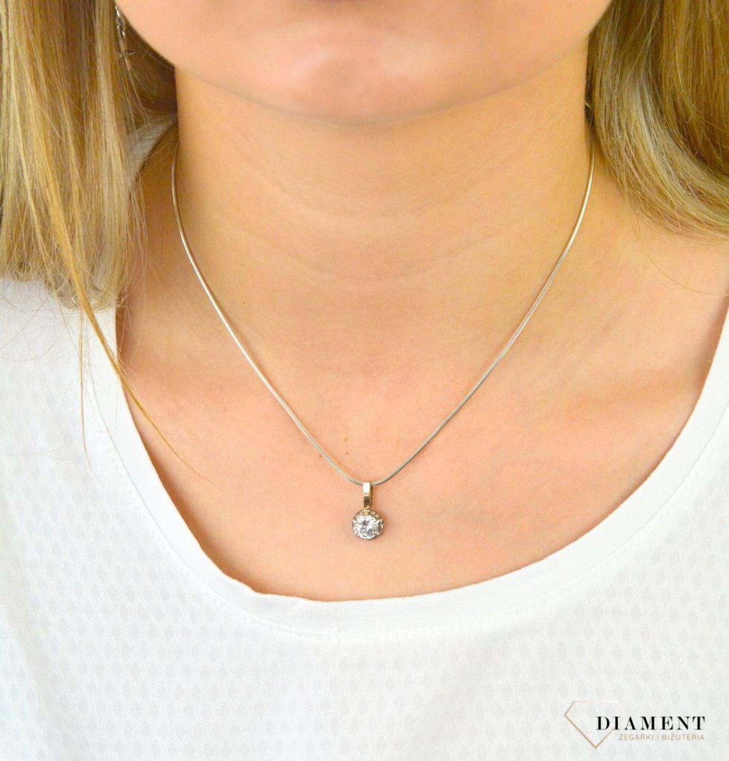 Zawieszka złota z cyrkonią DIA-ZAW-CYRONIA585.  Duża cyrkonia będzie pięknie błyszczała się na szyi. Na prezent. Naszyjnik złoty. Elegancka zawieszka..jpg