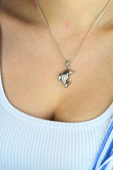 Srebrna zawieszka delfin 925  Damska (3).jpg