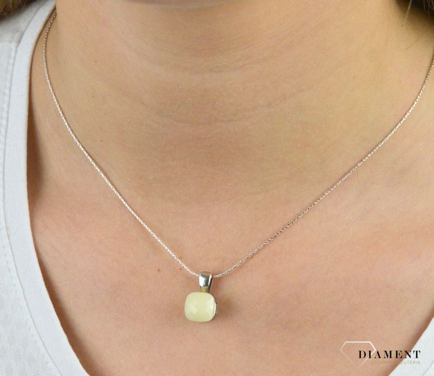 Srebrna zawieszka 925 droga grecka z białym kamieniem DIA-ZAW-DROGA-GRECKA-2 (2).jpg