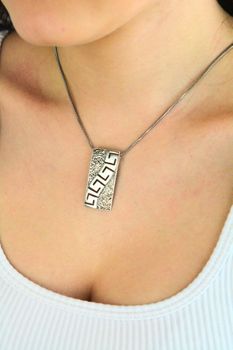 Srebrna zawieszka 925 z drogą grecką  Damska (2).jpg