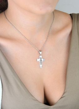 Srebrna zawieszka krzyżyk z żłobieniami – długość 3,8 cm, waga 2,30 g. Srebro próby 925. Idealny prezent religijny na Komunię, Chrzest, Bierzmowanie (3).JPG