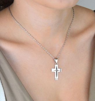 Srebrna zawieszka krzyżyk z żłobieniami – długość 3,8 cm, waga 2,30 g. Srebro próby 925. Idealny prezent religijny na Komunię, Chrzest, Bierzmowanie (5).JPG