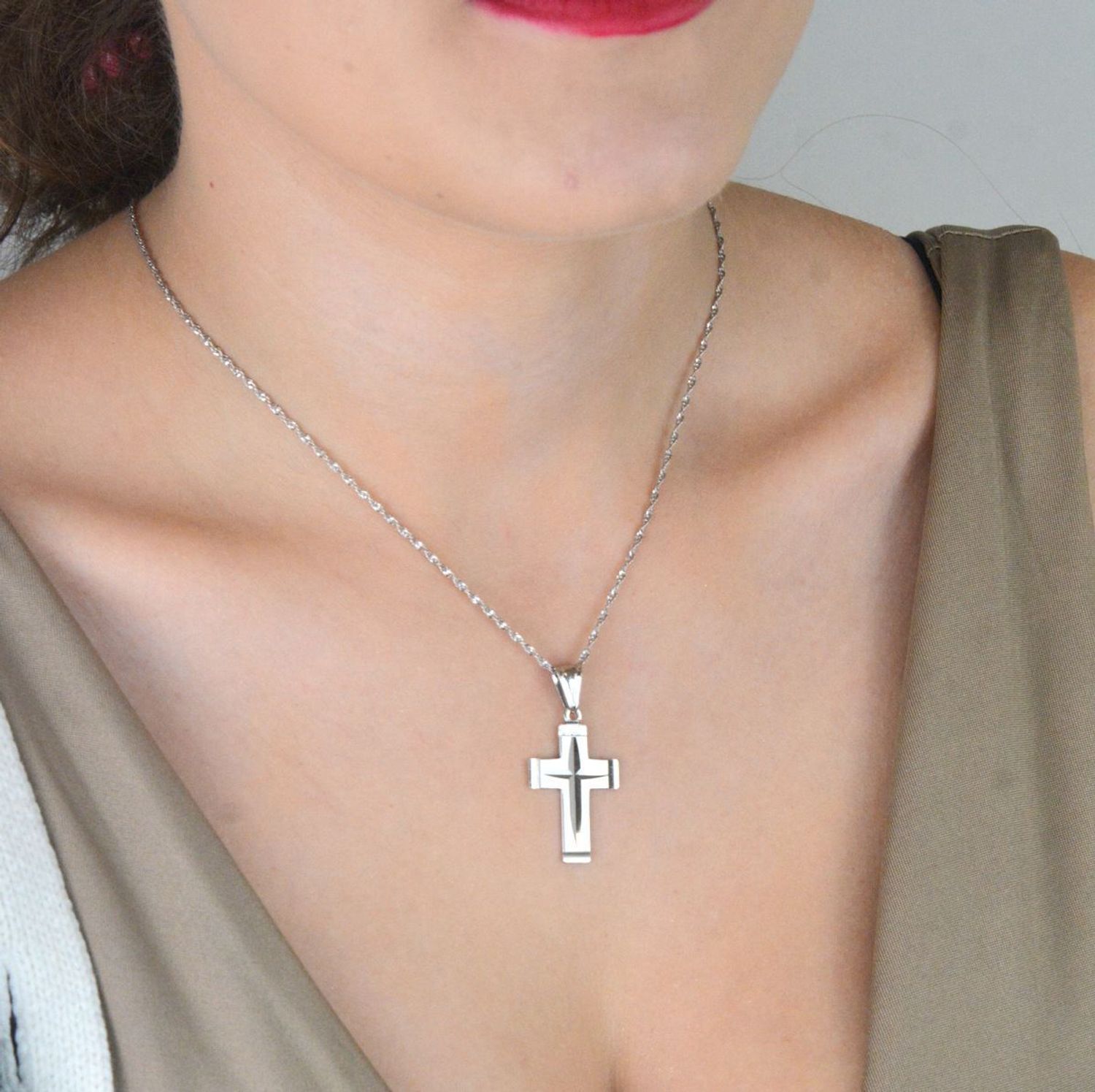 Srebrny krzyżyk ze żłobieniem DIA-ZAW-GKD001R-925 – zawieszka 3,8 cm  Srebro 925  Prezent sakralny.jpg