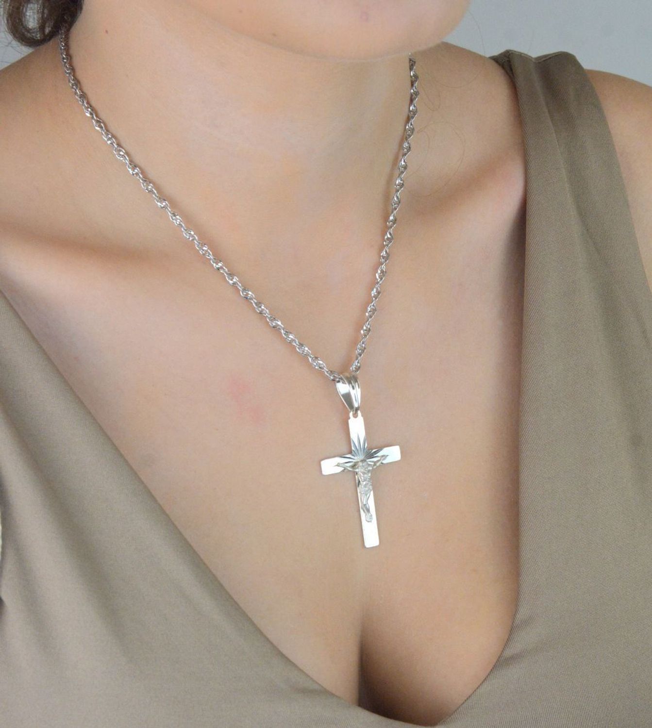 Duży srebrny krzyżyk męski z Jezusem – zawieszka 5,5 cm  Srebro 925.jpg