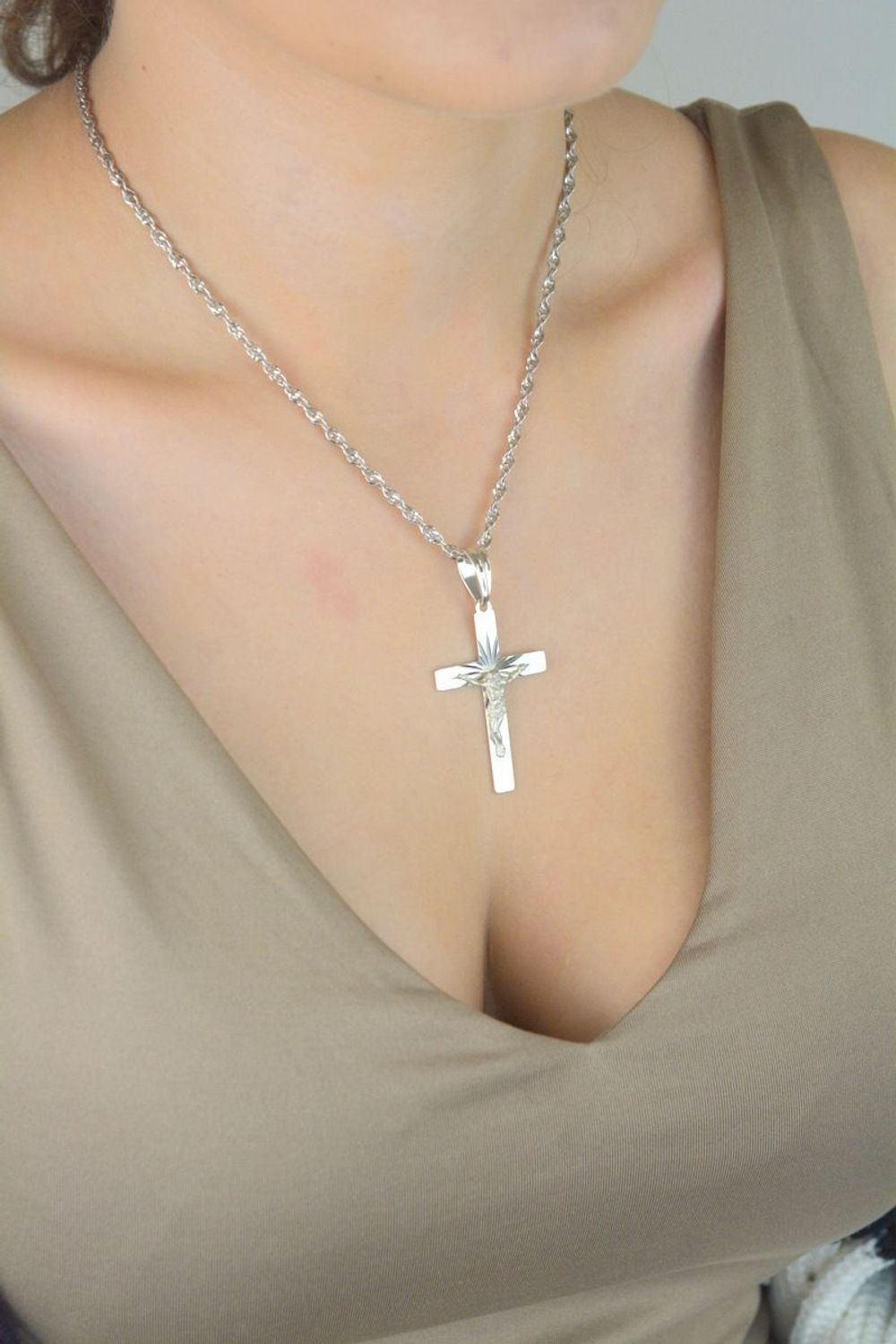 Duży srebrny krzyżyk męski z Jezusem – zawieszka 5,5 cm  Srebro 925.jpg