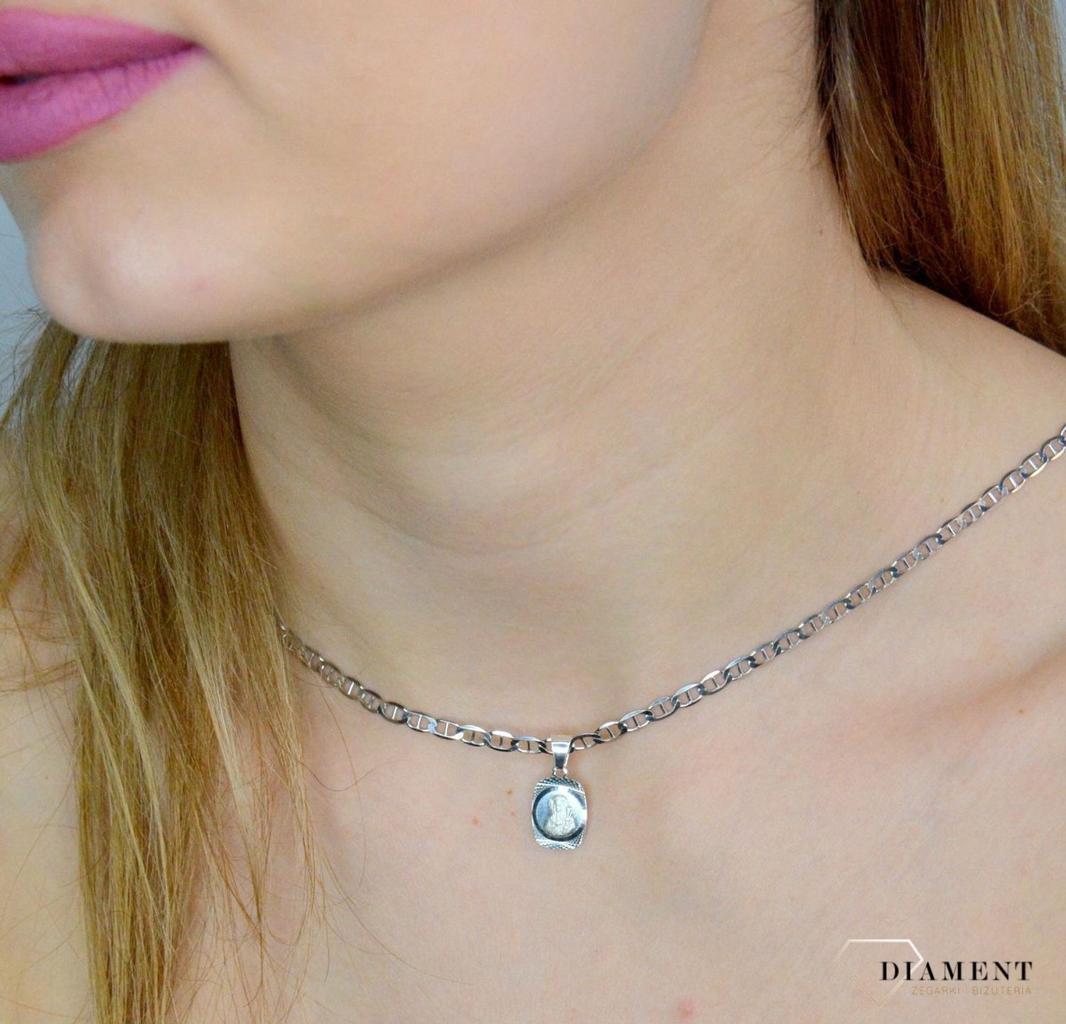 Srebrny medalik kwadratowy Matka Boska Częstochowska DIA-ZAW-GMD095A-925.jpg