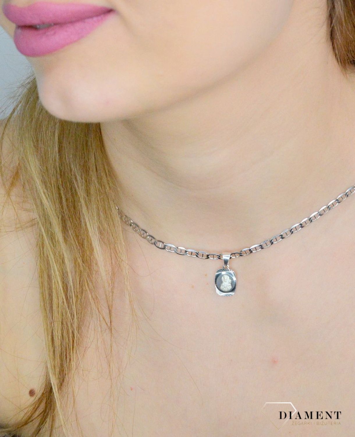 Srebrny medalik kwadratowy Matka Boska Częstochowska DIA-ZAW-GMD095A-925.jpg