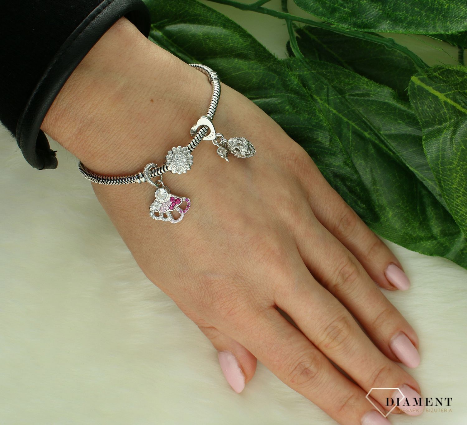 Charms Moments srebrny 925 wiszący z różowymi cyrkoniami DIA-ZAW-IM0050623CH-925. Srebrna zawieszka damska. Zawieszka do bransoletki. Srebrna zawieszka charms. Charms do bransoletki modułowej. Charms do bransoletki typu Pandora. Charms na preze.jpg