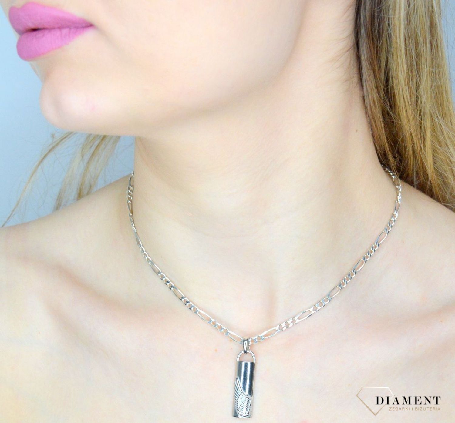 Srebrna zawieszka damska 925 skrzydełko w prostokącie (2).jpg