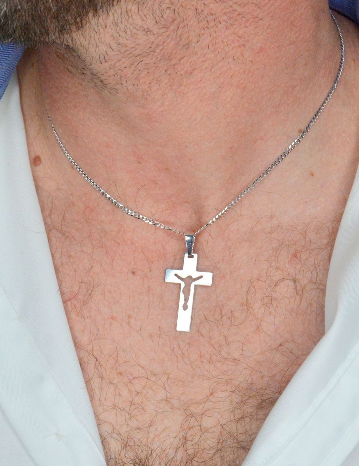 Srebrna zawieszka krzyż z wizerunkiem Jezusa Chrystusa, DIA-ZAW-KC001R-L-925 Srebrna zawieszka krzyż wykonana z próby 925. Srebrny wisiorek w formie krzyżyka z wizerunkiem Jezusa. Zawieszka kr11.jpg