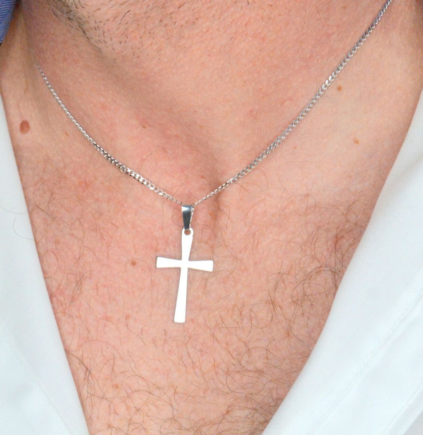 Zawieszka srebrna krzyż gładki próba 925, DIA-ZAW-KC004R-925 Srebrna zawieszka krzyż wykonana z próby 925. Srebrny wisiorek w formie krzyżyka o gładkiej powierzchni. Zawieszka krzyżyk 1.jpg