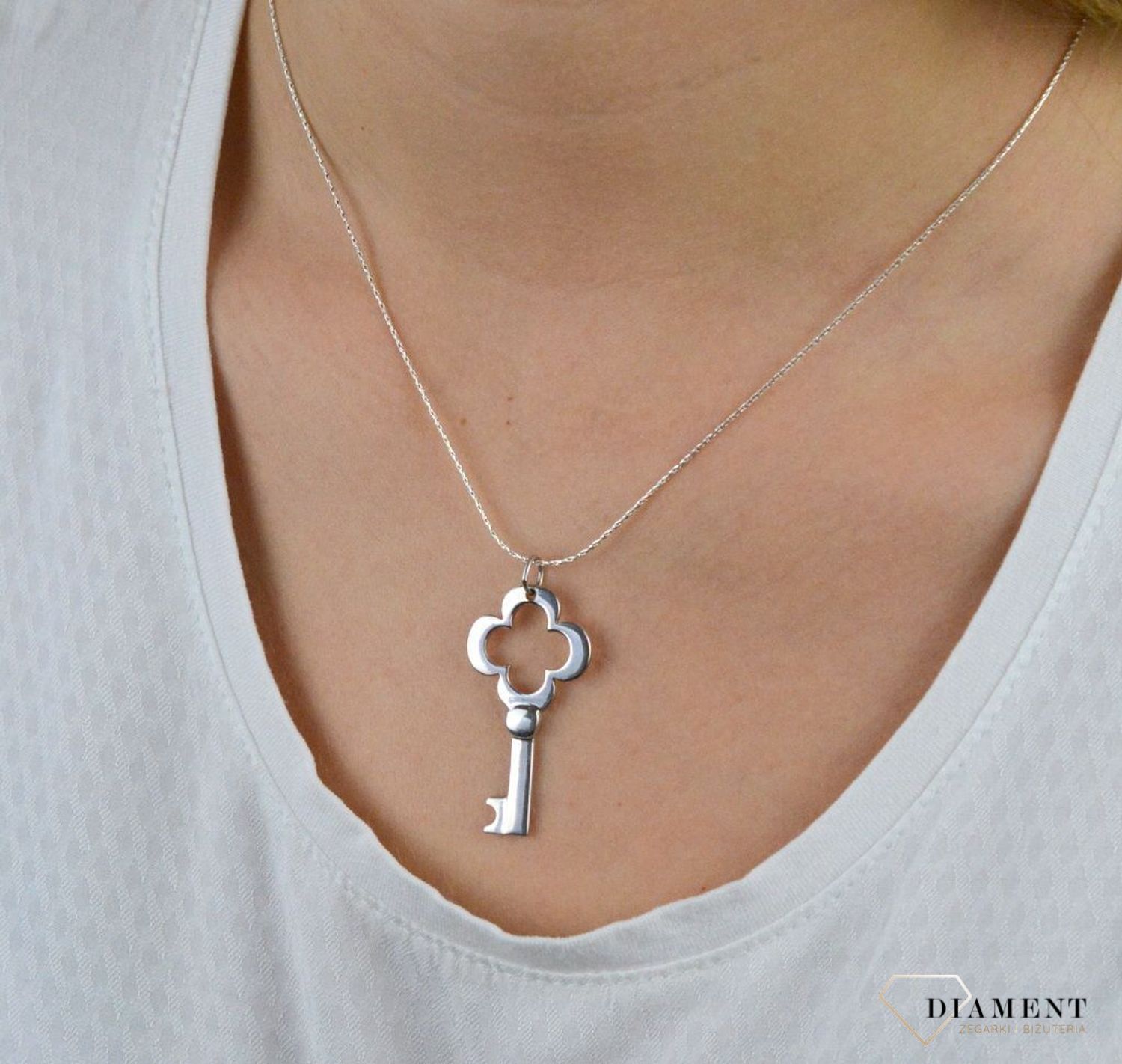 Srebrna zawieszka 925 'Klucz do serca' DIA-ZAW-KLUCZ1-925.jpg