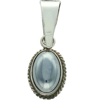 Elegancka srebrna zawieszka próby 925 z naturalnym kamieniem krzem. Owalny kształt, długość 2,7 cm. Klasyczna biżuteria idealna na prezent.2.jpg