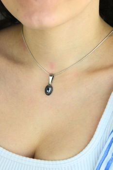 Srebrna zawieszka 925 owalna z kamieniem krzem  Biżuteria damska (2).jpg