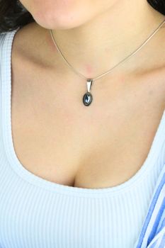 Srebrna zawieszka 925 owalna z kamieniem krzem  Biżuteria damska (3).jpg