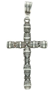 Srebrna zawieszka krzyż próba 925 DIA-ZAW-KRZYZ-5-925. Elegancki krzyż zdobiony wzorem, waga ok. 6,20 g, długość z oczkiem 6 cm, szerokość 2,7 cm. Ponadczasowa biżuteria idealna na prezent i do codziennego noszenia.1.jpg