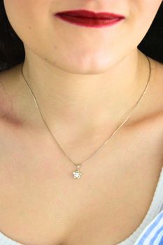 Srebrna zawieszka 925 kwiatek z cyrkonią  Biżuteria damska (1).jpg