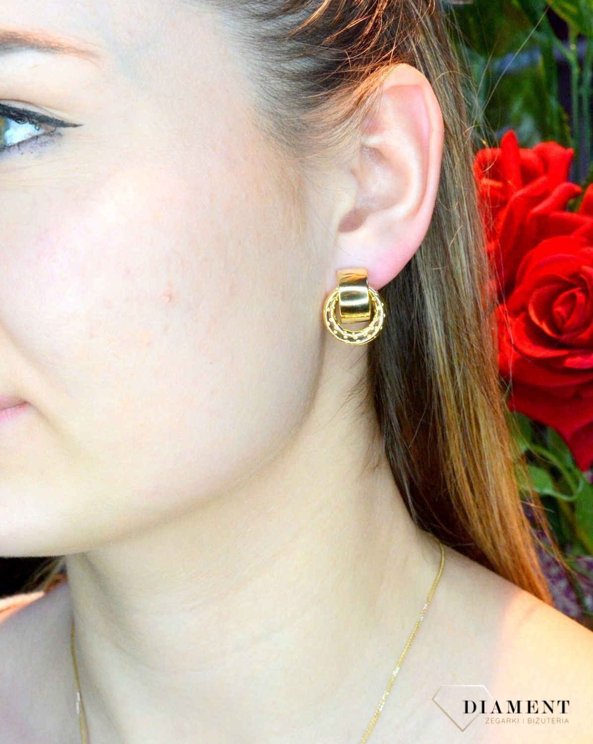 Złota zawieszka 585 grawerowane kółko DIA-ZAW-LB.BT-25-Y-585. Złota zawieszka w owalnym kształcie składająca się z dwóch kółek wykonana z najwyższej próby 585. Zawieszka w ponadczasowym kształcie w złotej oprawie. Tak sk.jpg