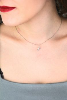 Zawieszka srebrna 925 literka F – DIA-ZAW-LITERKA-F1-925, elegancka i subtelna (2).jpg