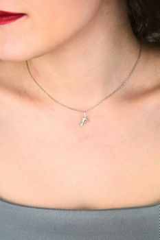 Zawieszka srebrna 925 literka F – DIA-ZAW-LITERKA-F1-925, elegancka i subtelna (5).jpg