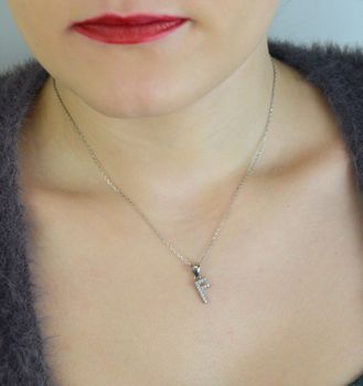 Zawieszka srebrna 925 DIA-ZAW-LITERKA-F2-925 – literka F zdobiona cyrkoniami. Wymiary 1,7x0,7 cm, waga 0,65 g. Subtelna, elegancka biżuteria z przesłaniem – idealna na prezent (4).JPG