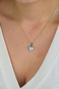 Srebrna zawieszka literka G w sercu z cyrkoniami 925  Personalizowana biżuteria (1).jpg
