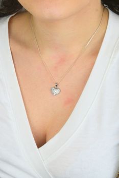 Srebrna zawieszka literka G w sercu z cyrkoniami 925  Personalizowana biżuteria (3).jpg