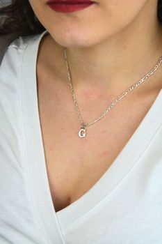 Zawieszka literka G srebrna 925  DIA-ZAW-LITERKA-G3-925 1,5 cm (2).jpg