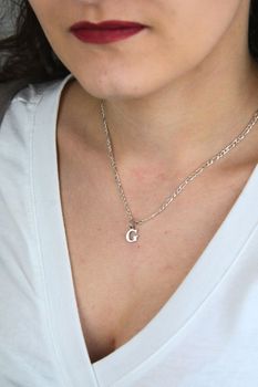 Zawieszka literka G srebrna 925  DIA-ZAW-LITERKA-G3-925 1,5 cm (4).jpg