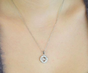 Zawieszka srebrna 925 DIA-ZAW-LITERKA-H2-925 – okrągła z literką H i cyrkoniami. Wymiary 2,0x1,2 cm, waga 1,09 g. Subtelna biżuteria z przesłaniem – idealna na prezent (1).JPG