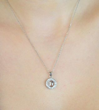 Zawieszka srebrna 925 DIA-ZAW-LITERKA-H2-925 – okrągła z literką H i cyrkoniami. Wymiary 2,0x1,2 cm, waga 1,09 g. Subtelna biżuteria z przesłaniem – idealna na prezent (4).JPG