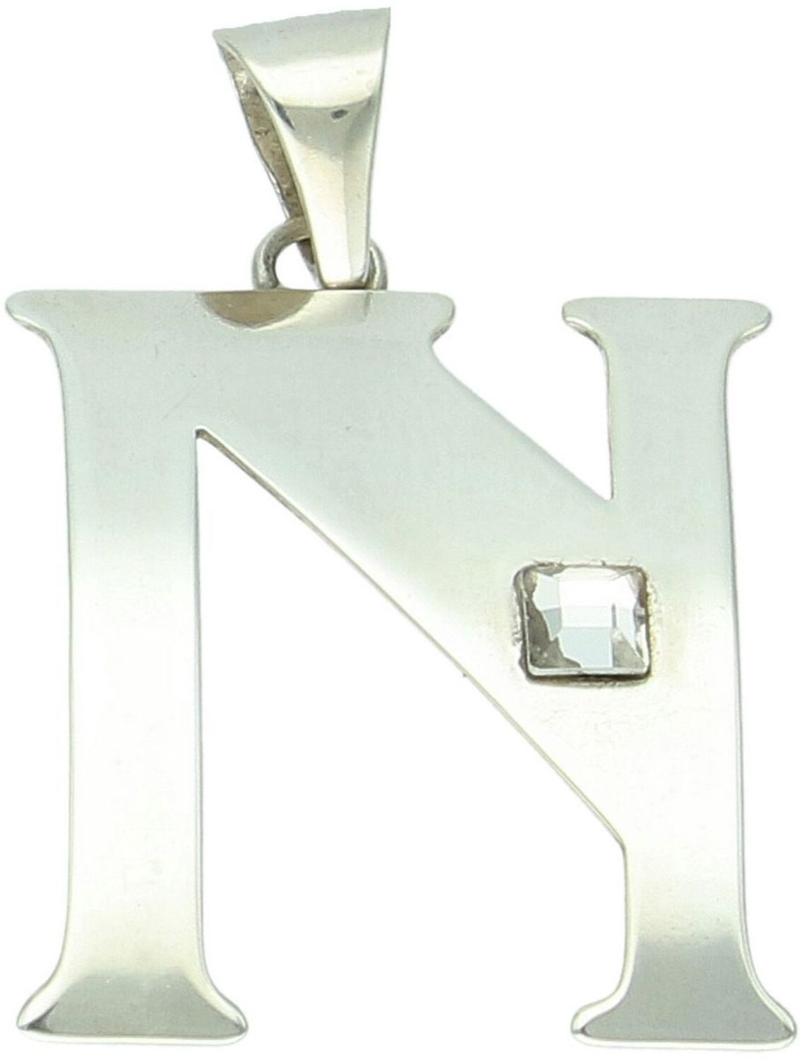 Elegancka zawieszka srebrna próby 925 w kształcie literki N, zdobiona jedną cyrkonią. Wymiary 3 × 2 cm, waga 1,30 g. Idealna do łańcuszka lub bransoletki.1.jpg