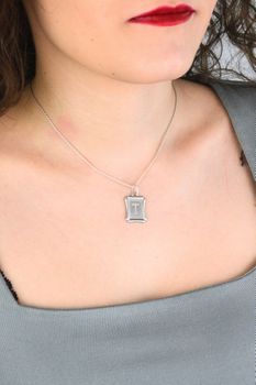 Srebrna zawieszka z literką T 925 DIA-ZAW-LITERKA-T4-925tt (3).jpg