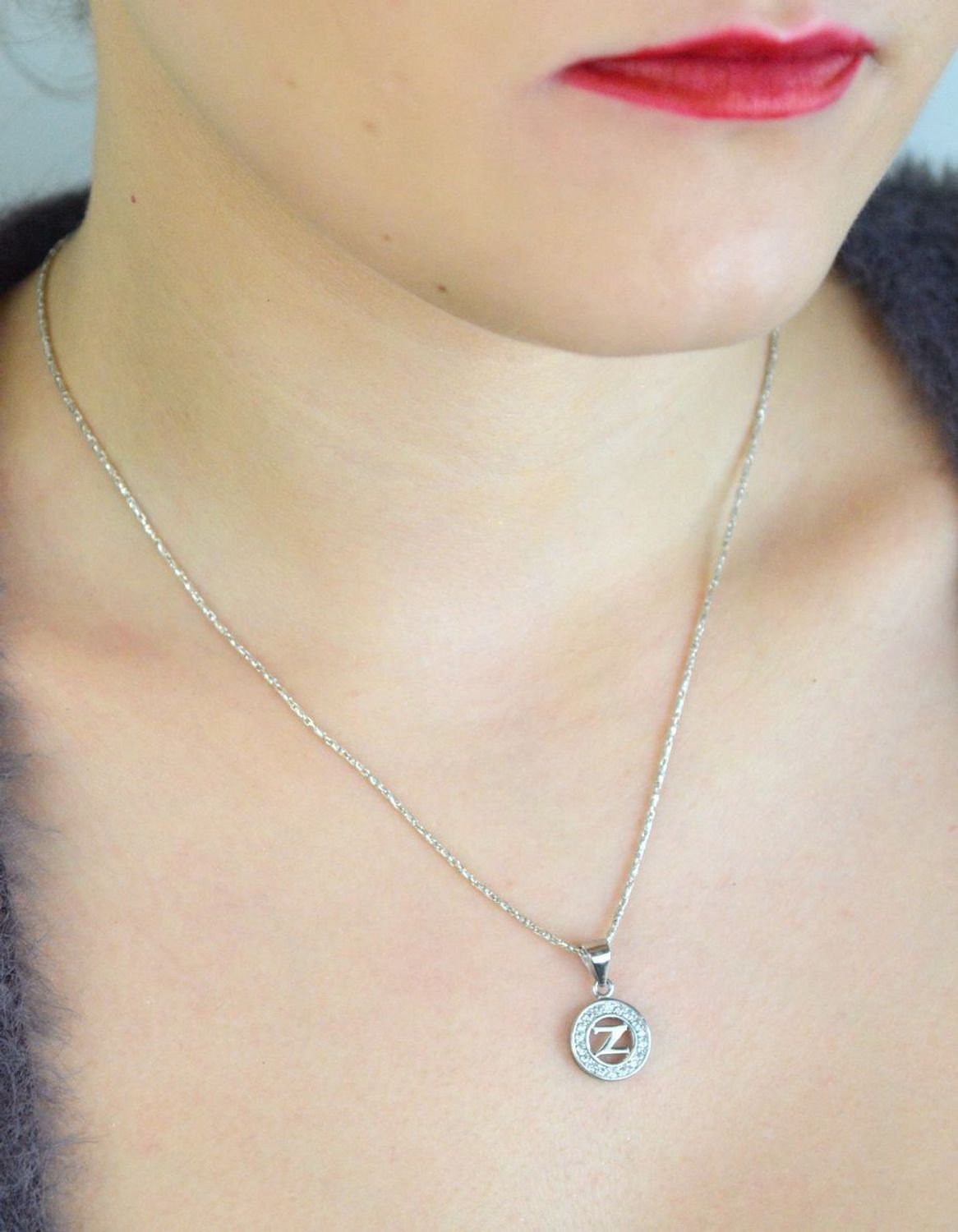 Zawieszka srebrna 925 DIA-ZAW-LITERKA-Z1-925 – okrągła z literką Z i cyrkoniami, 2,0x1,2 cm.jpg
